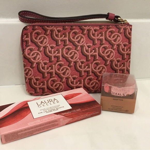 Valentines Day Coach Pebbled Leather Pink Zip Wristlet and Self Care Bundle NWT - Picture 1 of 4